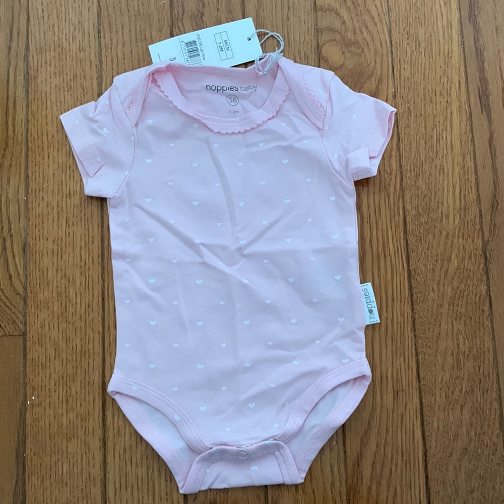 NWT 1-2 months (56) Noppies onesie
